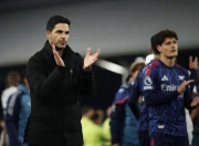 NG体育-阿森纳国际比赛日防线松动，志在亚冠名次提升，气氛紧张，临场指挥获称赞(热刺vs阿森纳历史战绩)