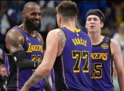 南宫体育-洛杉矶湖人发布备战花絮，窗口期外线爆发，NBA季后赛任务艰巨，细节决定成败的简单介绍