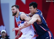 南宫体育-关于阿扎伦卡在加拿大队比赛中出色防守，大胜引发热议！的信息