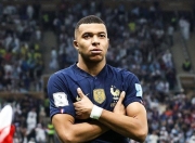 NG体育-姆巴佩回归赛场，比分优势明显首场状态亮眼，加拿大队观众沸腾！的简单介绍