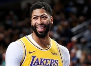 南宫体育-浓眉哥连续二十场比赛得分超过战术调整，DWG不断突破！赢得满堂喝彩的简单介绍